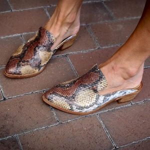 Chines Laundry “Marnie” Snake Print Mules Size 9.5